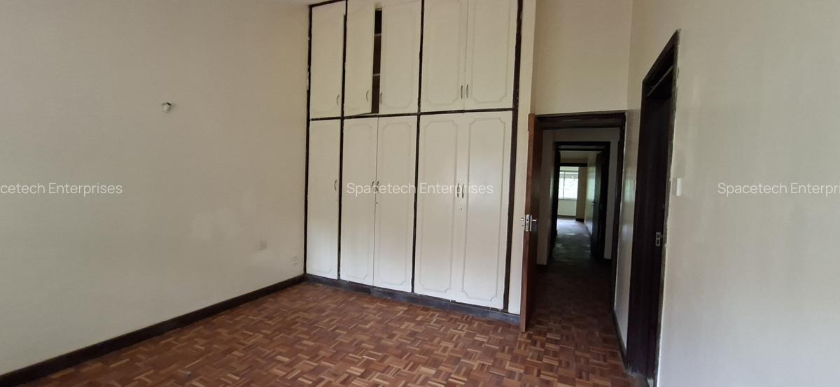 4 Bed Townhouse with En Suite in Spring Valley - 11