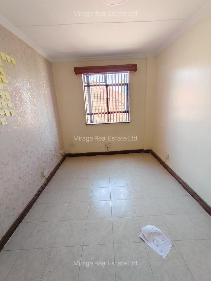 Commercial Property with Service Charge Included in Kilimani - 13