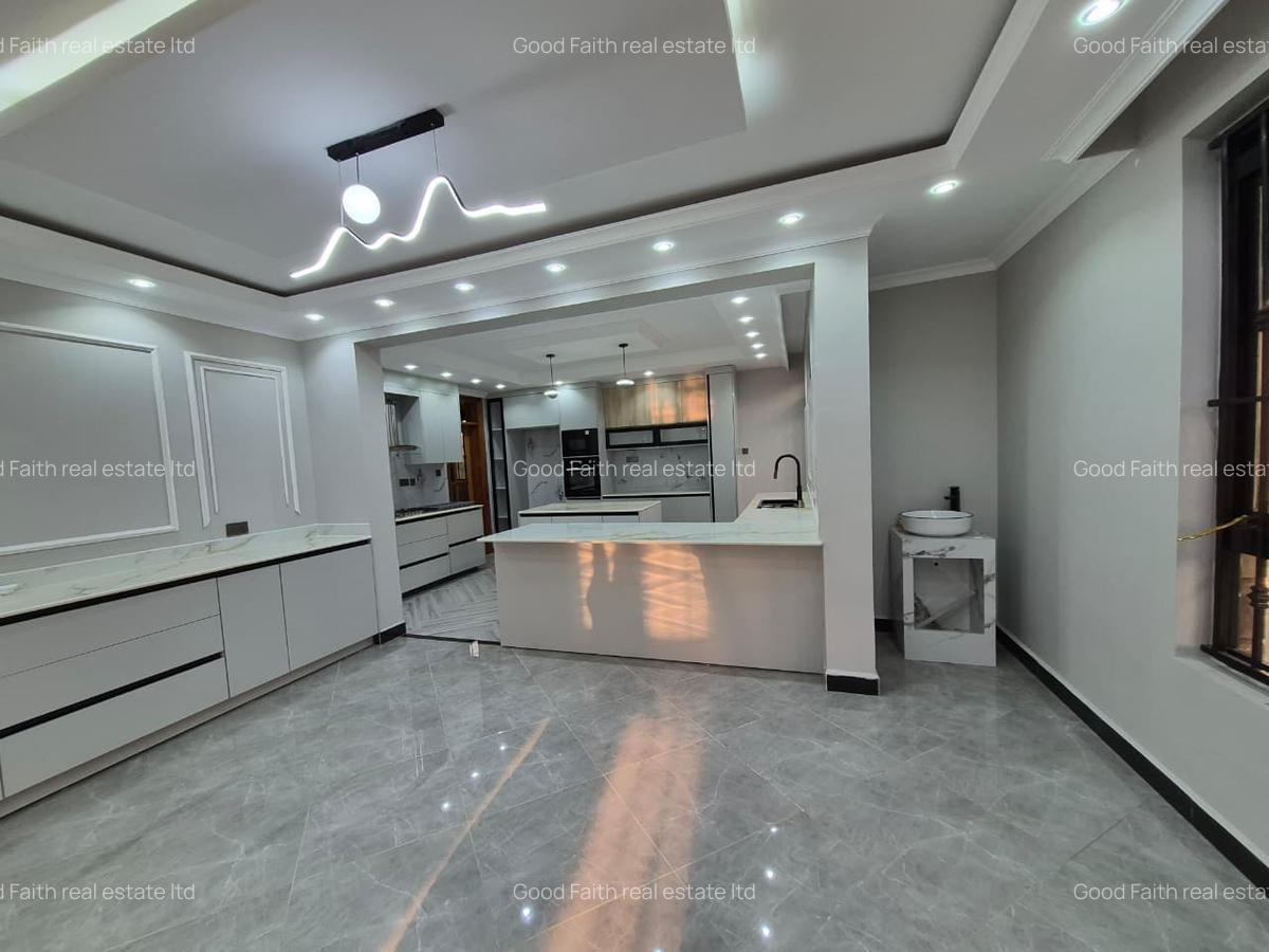 5 Bed House with En Suite in Runda - 7