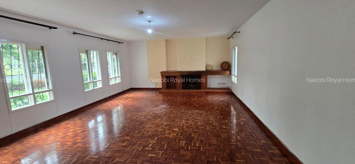 4 Bed House with En Suite at Hill View - 4