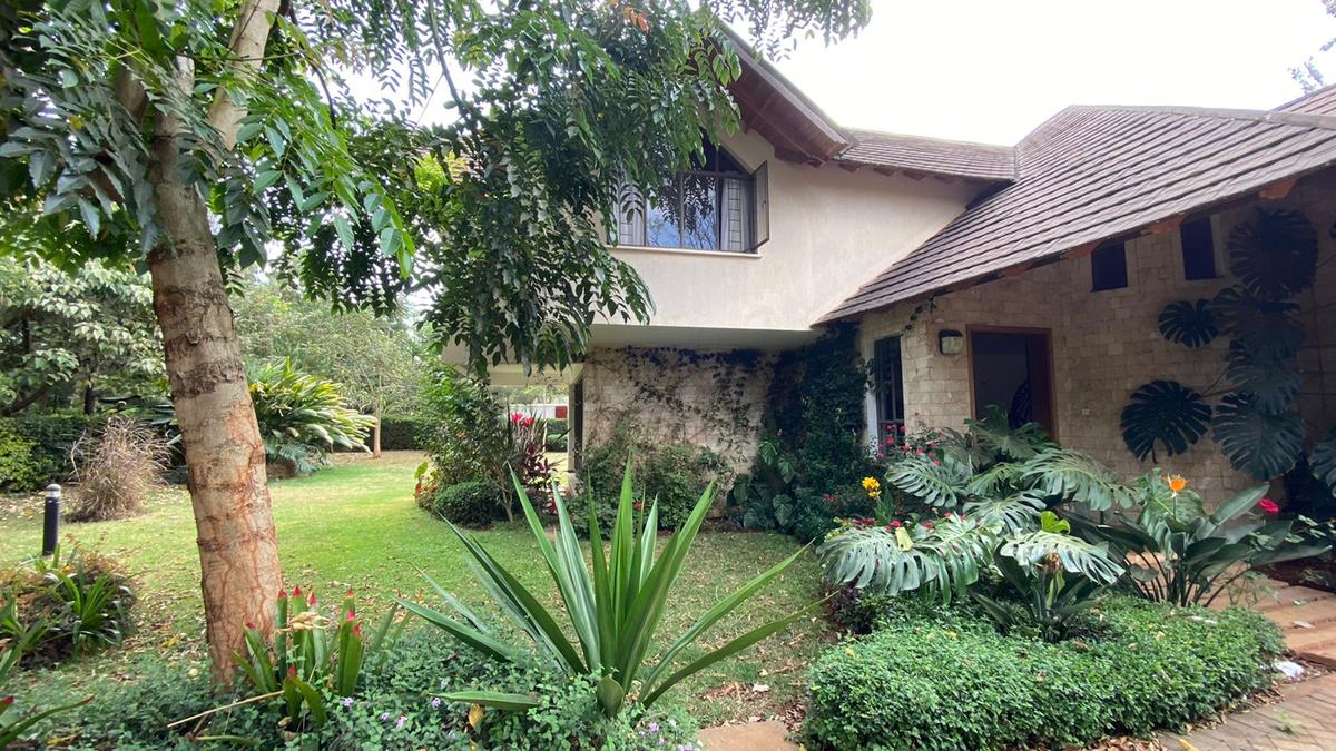 5 Bed House with En Suite in Runda - 11