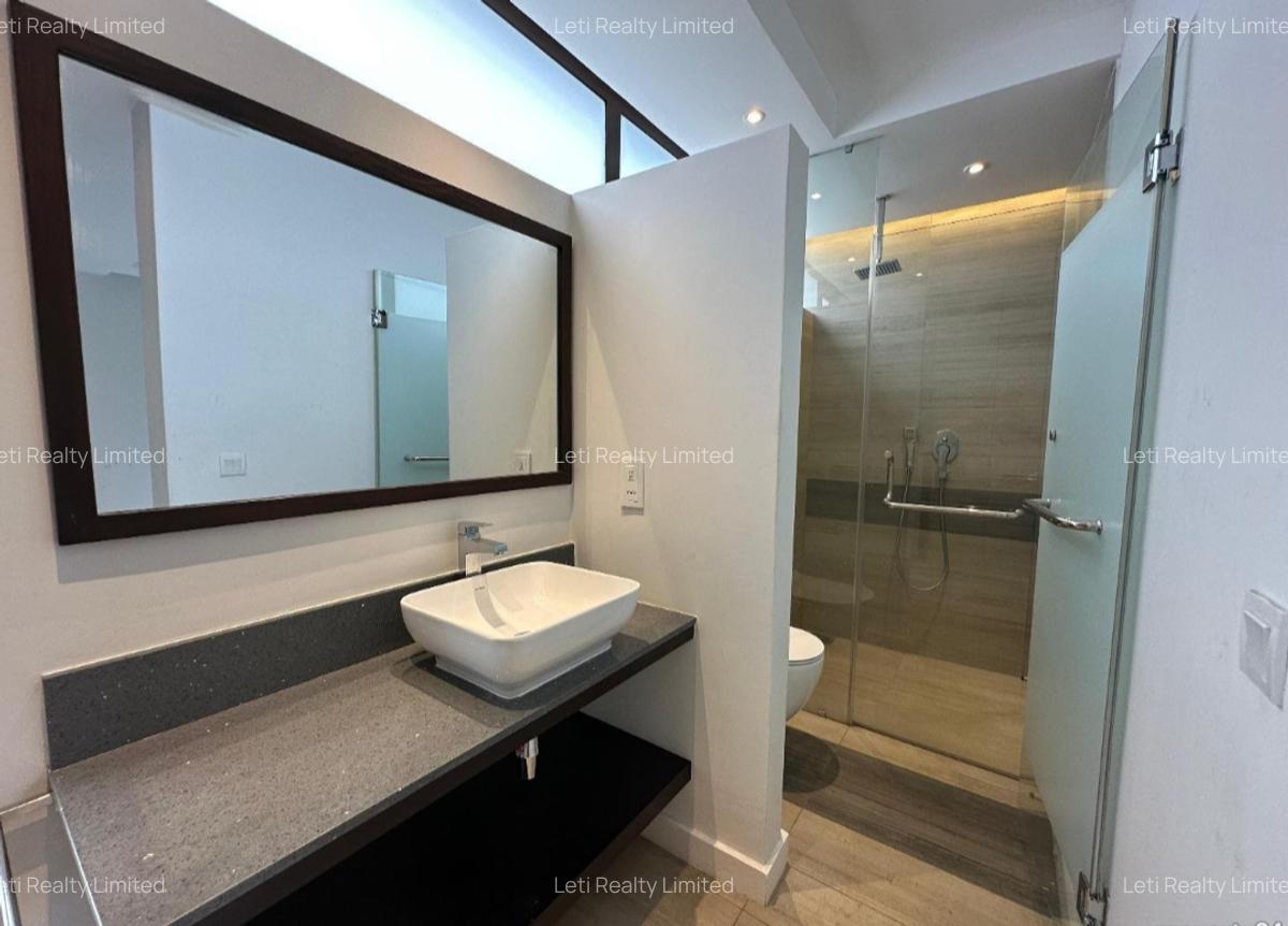 4 Bed Townhouse with En Suite in Lavington - 14