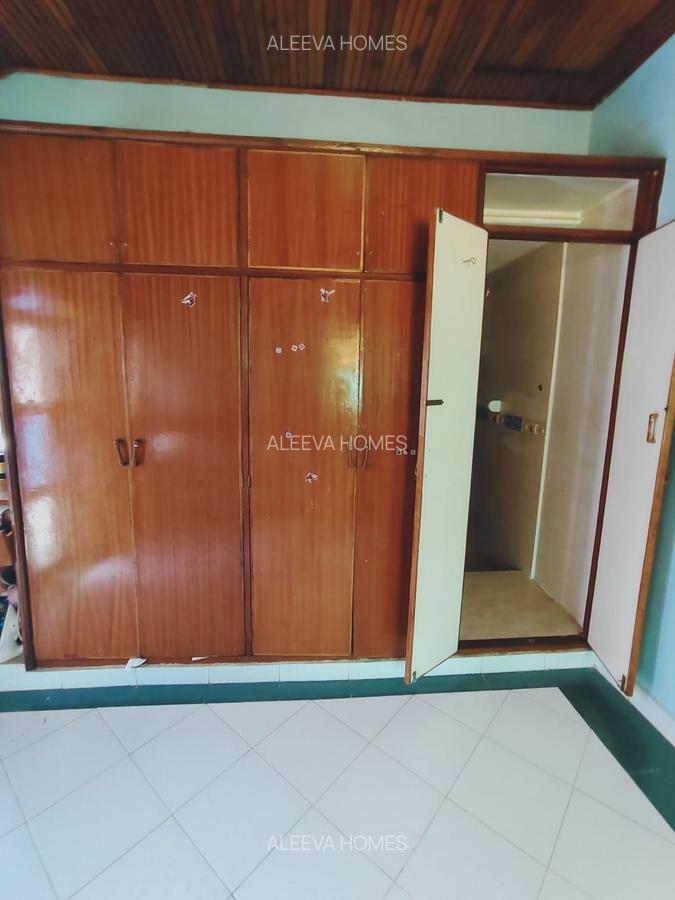 6 Bed Villa with En Suite in Lavington - 8