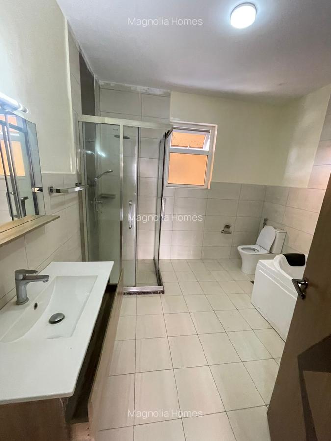 3 Bed Apartment with En Suite in Kilimani - 14