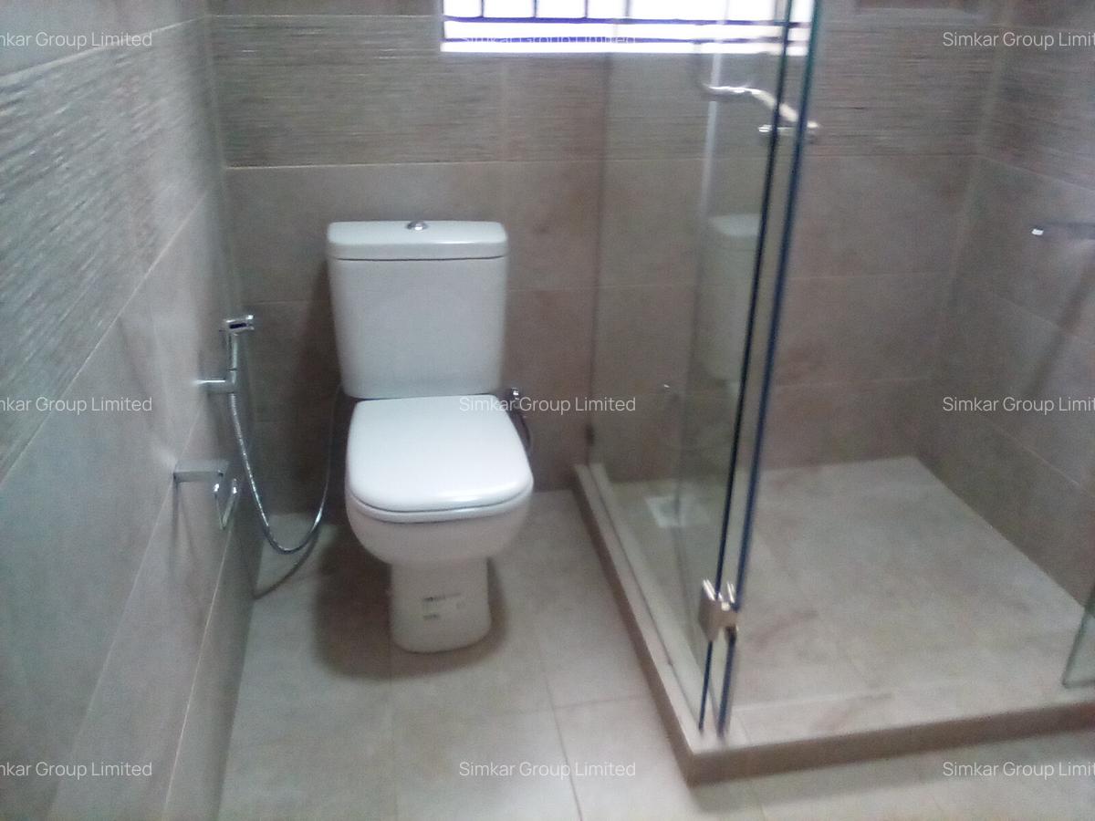 5 Bed Townhouse with En Suite at East Church Road - 12