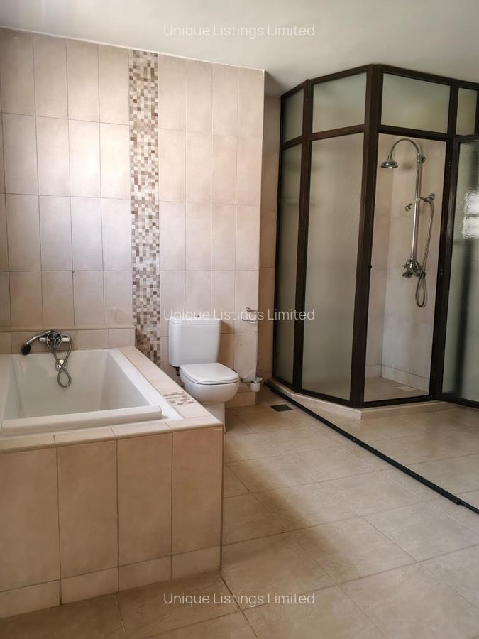 4 Bed House with En Suite in Runda - 10