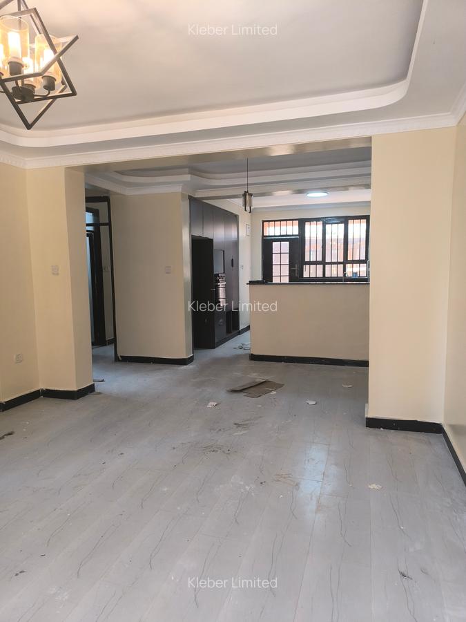 4 Bed Townhouse with En Suite at Western Bypass - 2