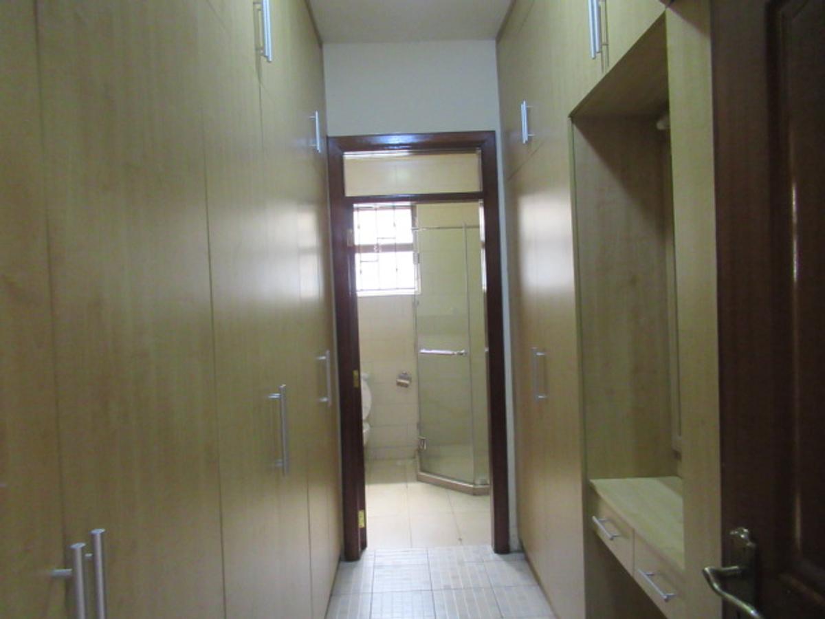 4 Bed Townhouse with En Suite at Westlands - 18