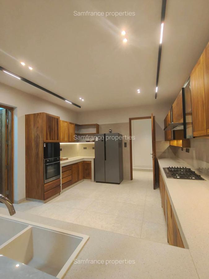 Serviced 3 Bed Apartment with En Suite at Mount Kenya Road - 1