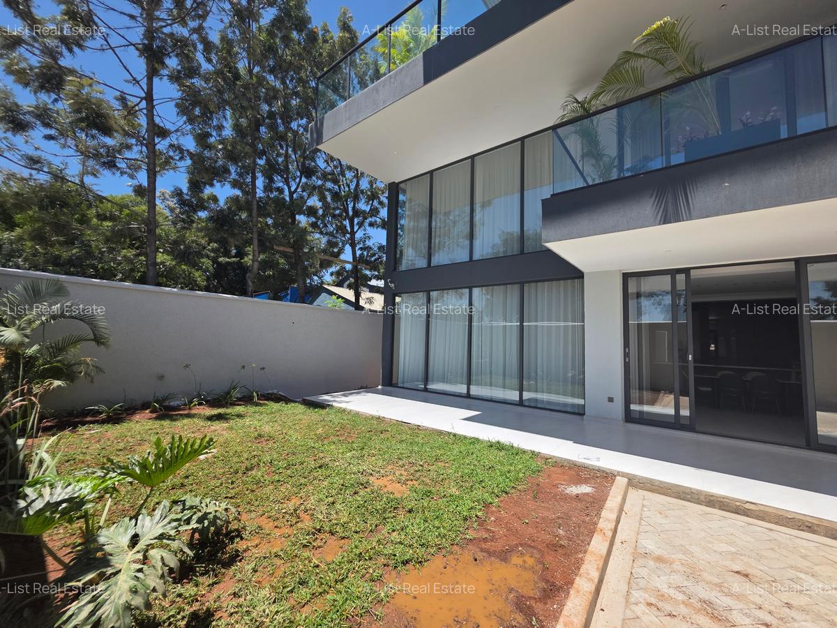 5 Bed Villa with En Suite at Jacaranda Avenue - 9