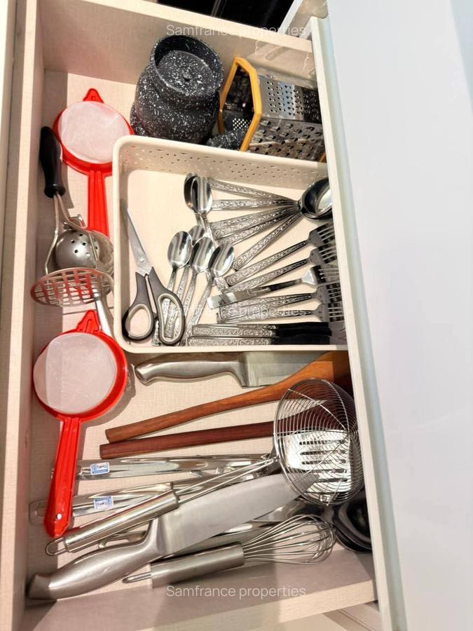 Serviced 2 Bed Apartment with En Suite at Baobab Road - 9