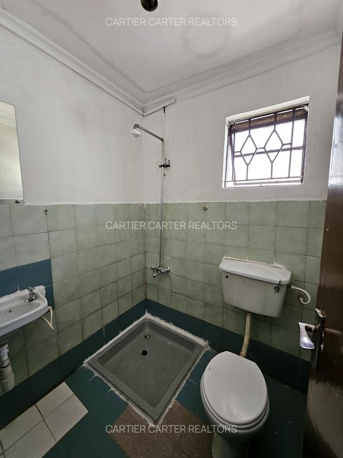 4 Bed House in Buruburu - 3