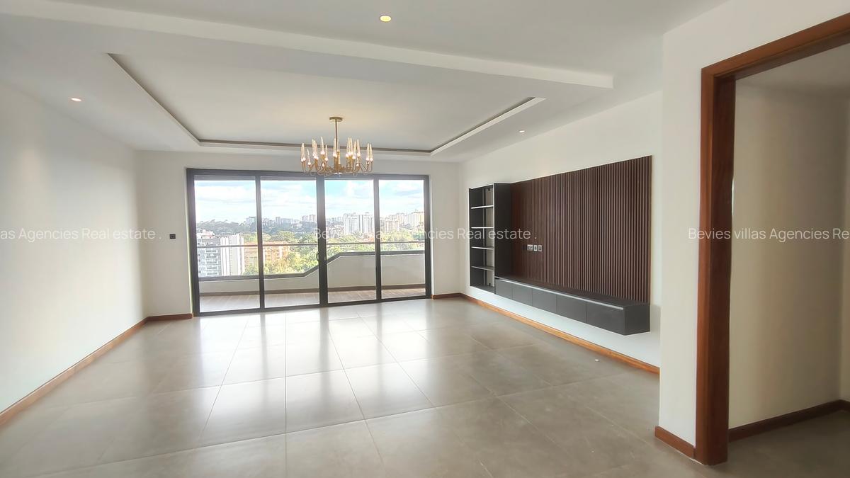 Serviced 4 Bed Apartment with En Suite at Riverside - 12