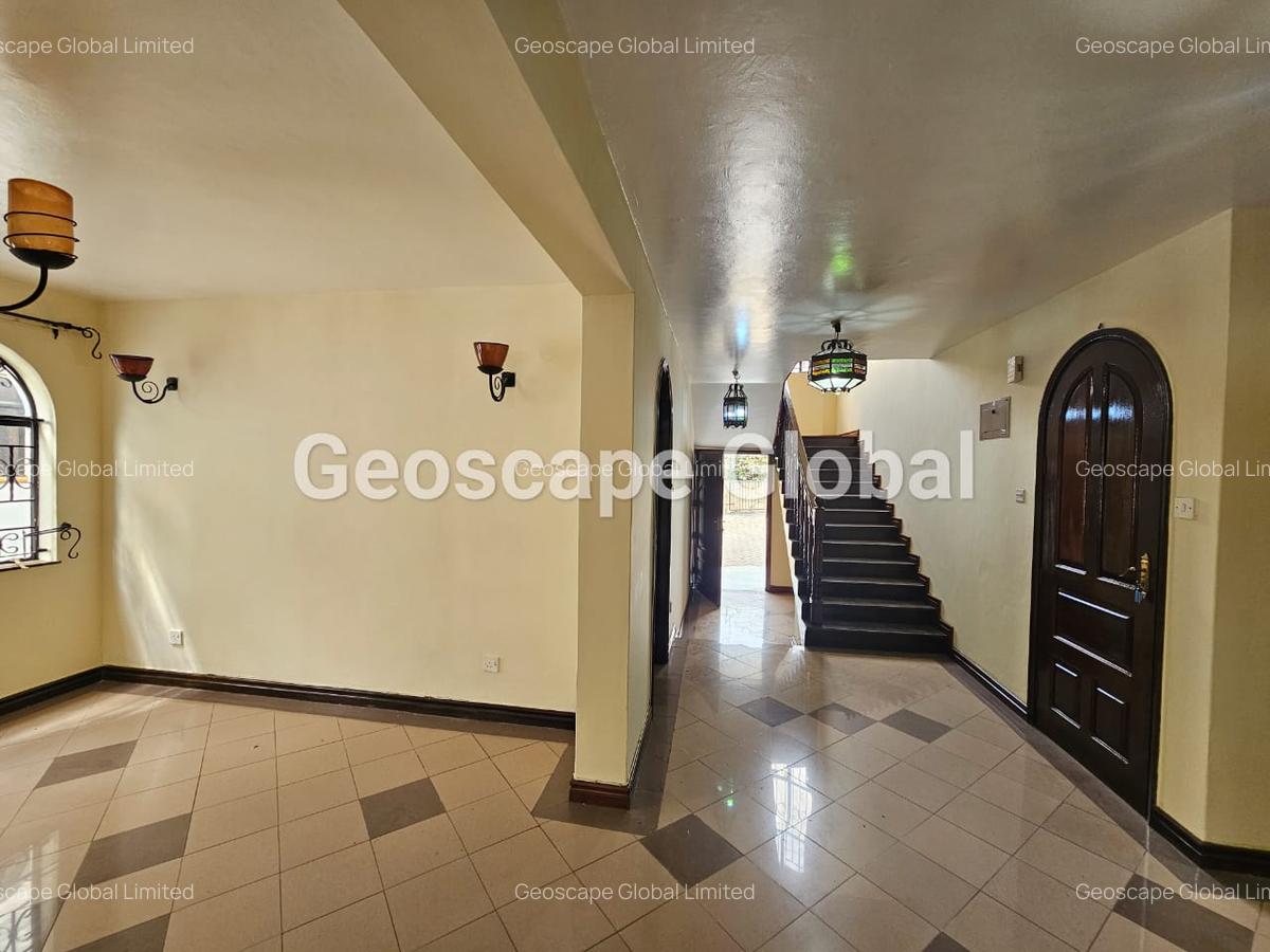 5 Bed Townhouse with En Suite in Riverside - 4