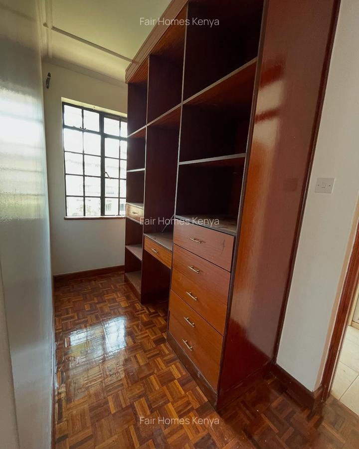 4 Bed Townhouse with En Suite at Lavington Mall - 15