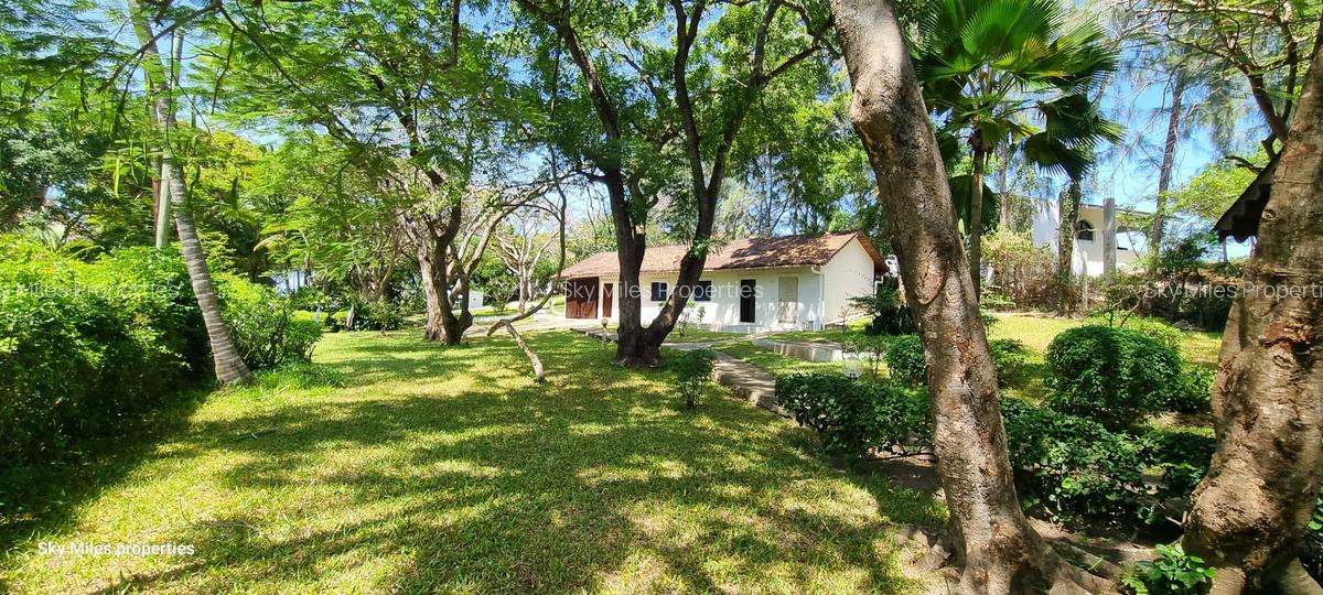 4 Bed Villa with En Suite at Malindi - 11
