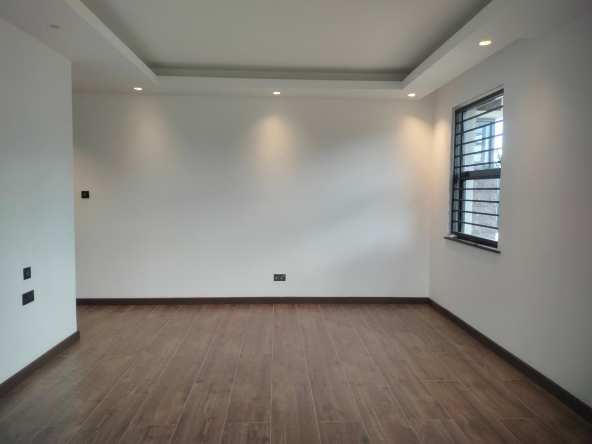 6 Bed Townhouse with Garden at Few Minutes Drive To Gigiri - 16