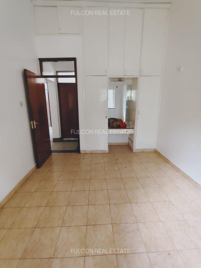3 Bed Townhouse with En Suite in Kilimani - 1
