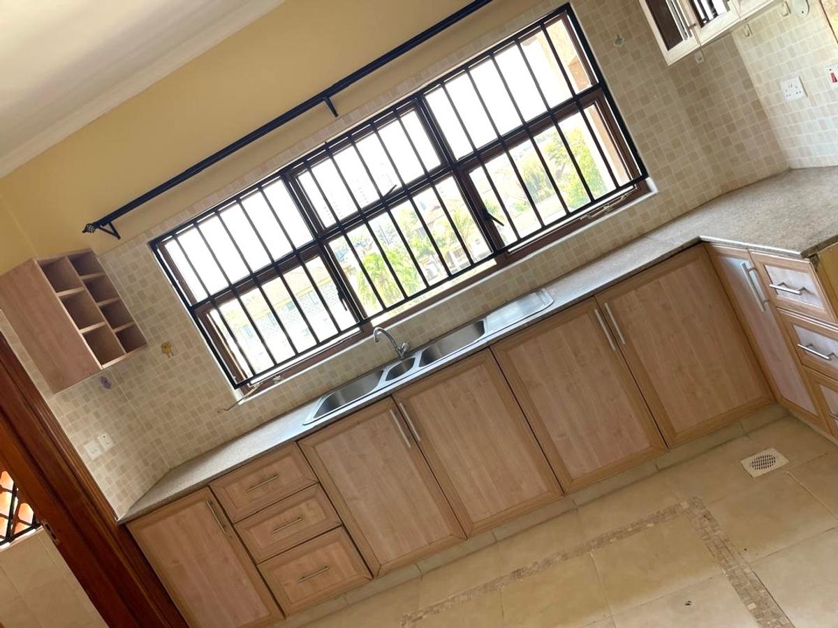 3 Bed Apartment with En Suite at Kilimani - 4