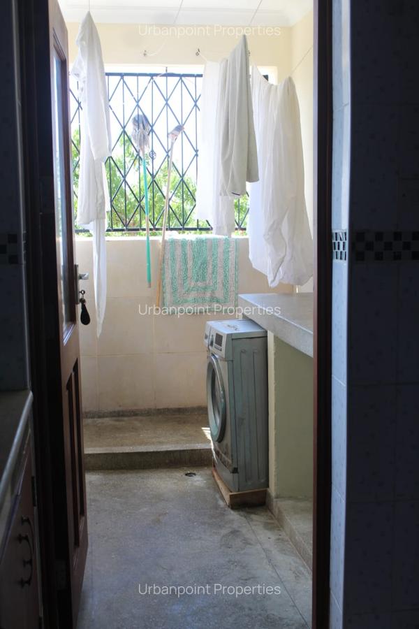 Furnished 2 Bed Apartment with En Suite in Nyali Area - 13