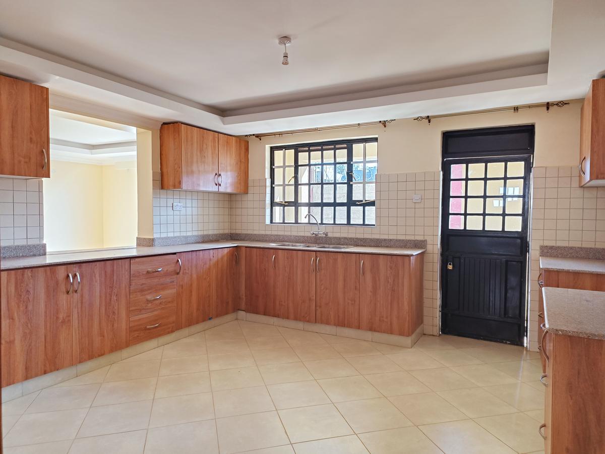 5 Bed House with En Suite at Along The Northern Bypass After Windsor Roundabout - 5