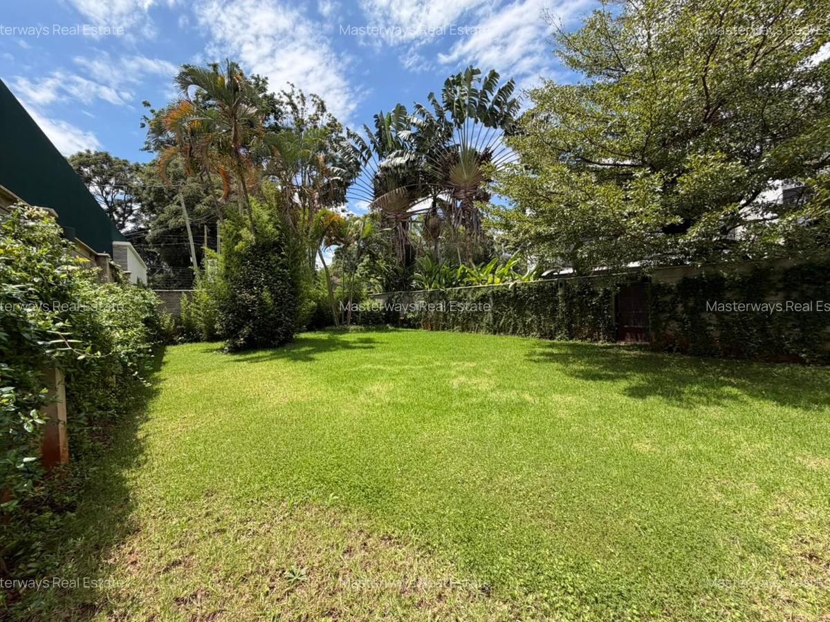 6 Bed Villa with En Suite in Kyuna - 19