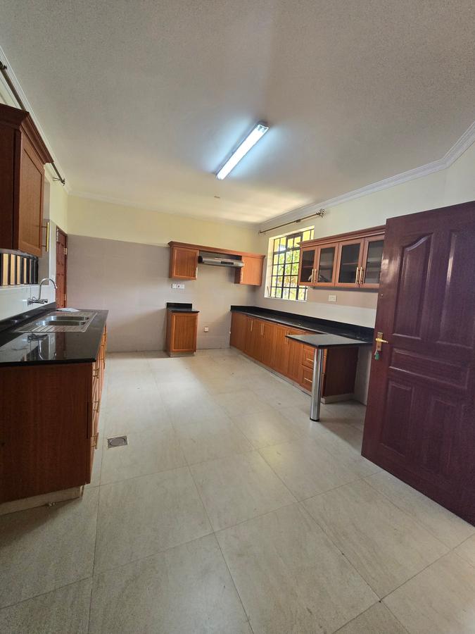 4 Bed Townhouse with En Suite at Chalbi Drive - 11