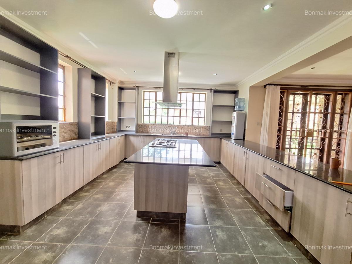 4 Bed Townhouse with En Suite at Rossylin Lone Tree - 7