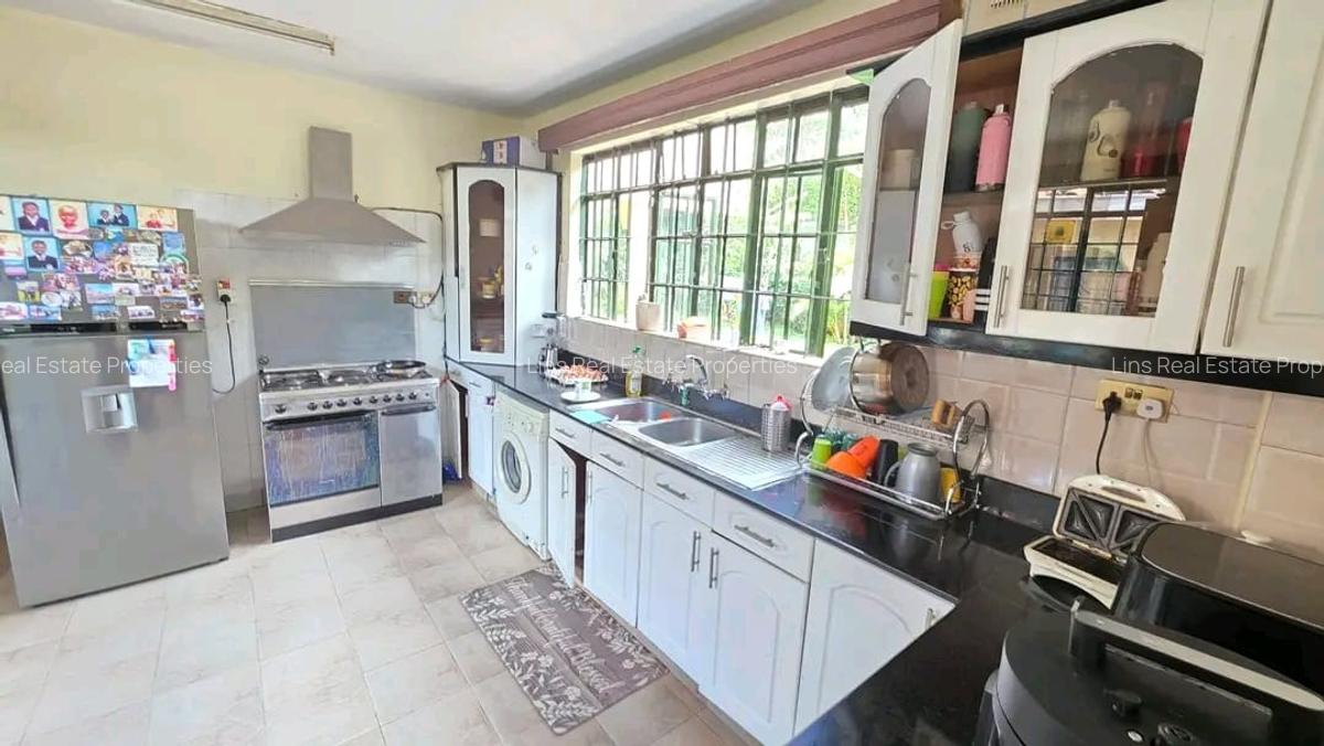 4 Bed House with En Suite in Spring Valley - 8