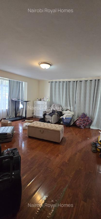 5 Bed Townhouse with En Suite at Lavington Green - 17