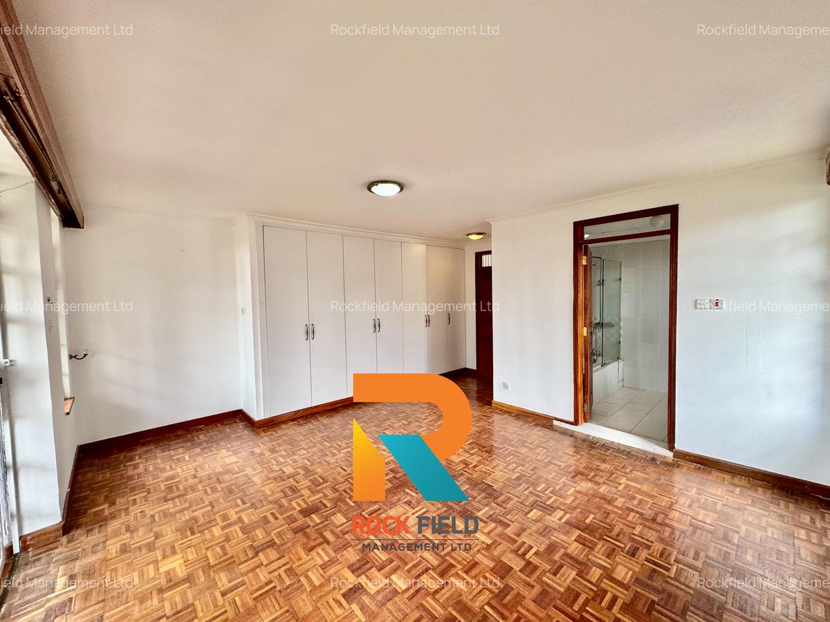 4 Bed Townhouse with En Suite in Rosslyn - 12