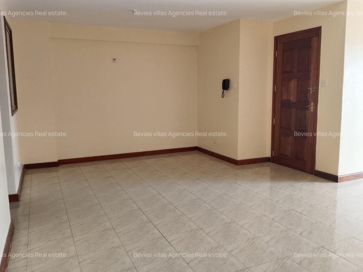 3 Bed Apartment with En Suite at Parklands - 4