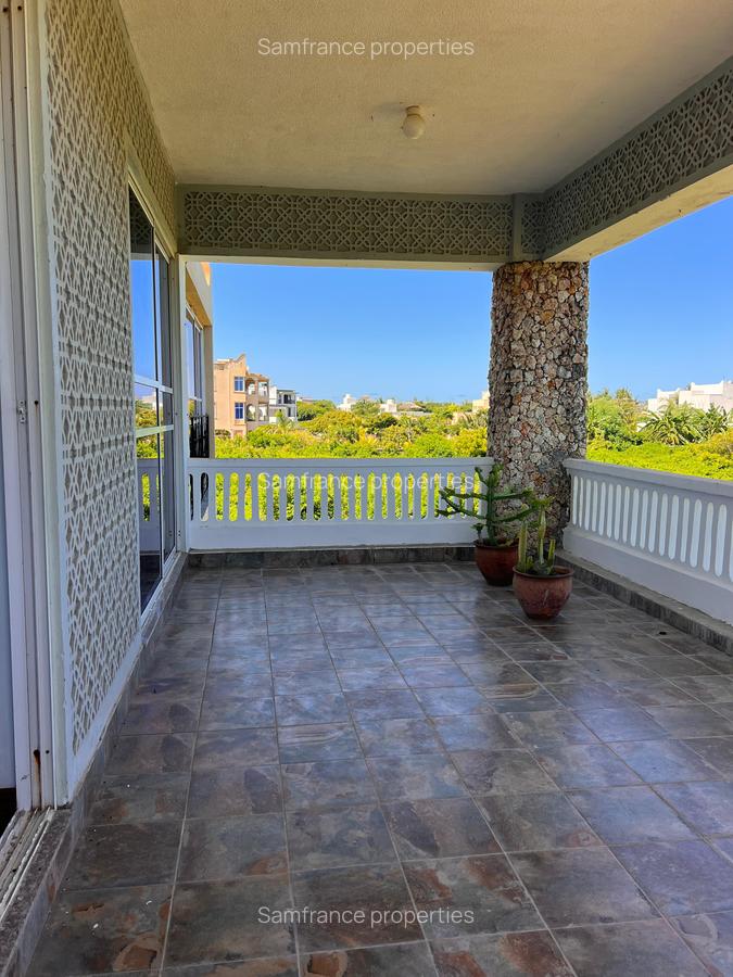 3 Bed Villa with En Suite at Vipingo Beach - 5