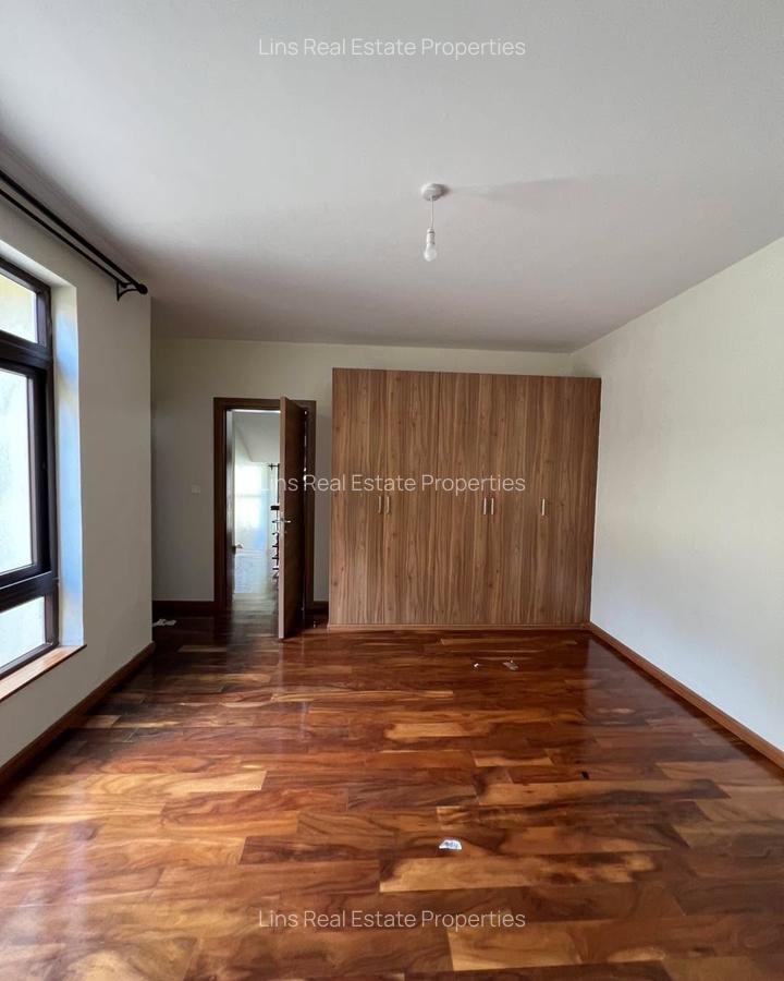 5 Bed Townhouse with En Suite in Lavington - 7