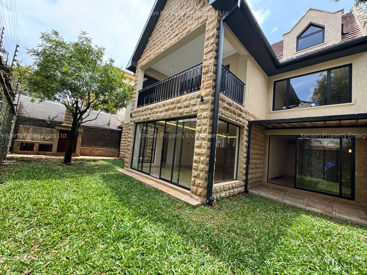 5 Bed Townhouse with En Suite in Lavington - 1