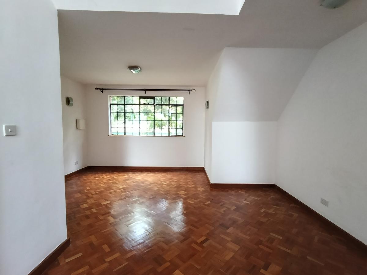 4 Bed Townhouse with En Suite at Lavington - 15