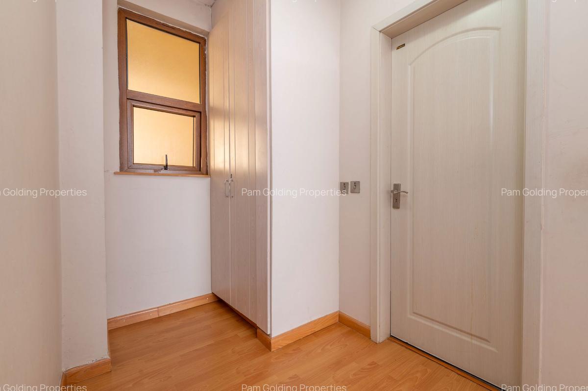 Furnished 1 Bed Apartment with En Suite in Westlands Area - 10