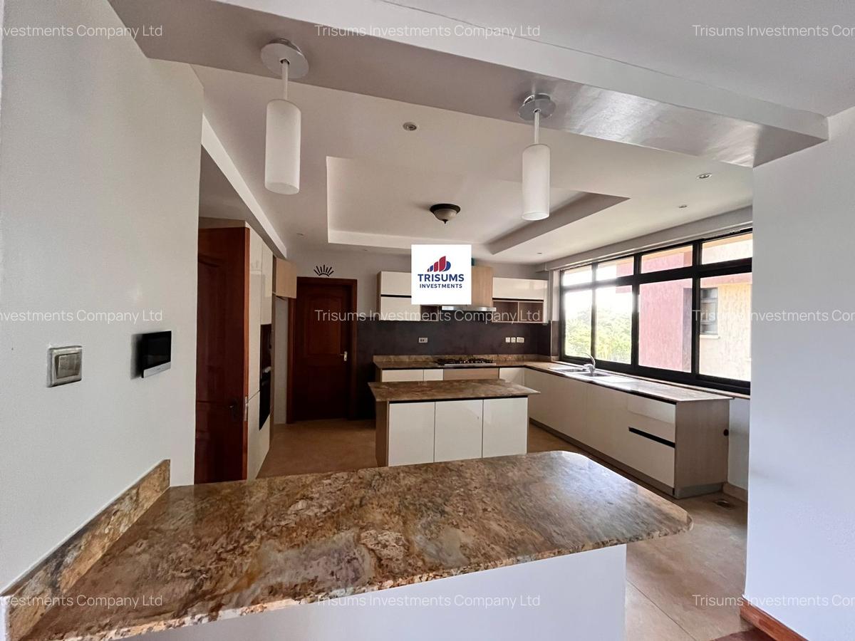 4 Bed Apartment with En Suite in Riverside - 4