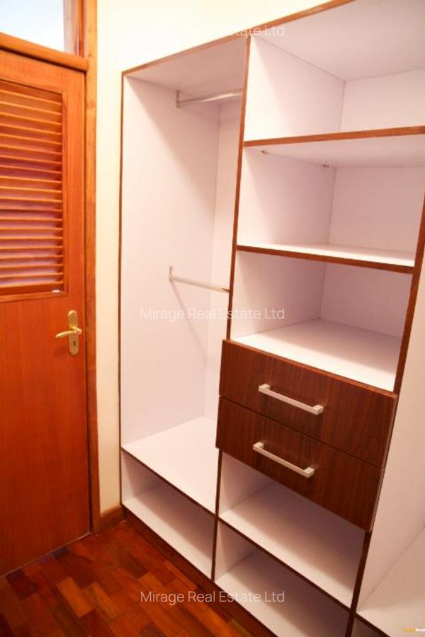 3 Bed Apartment with En Suite in Rhapta Road - 10