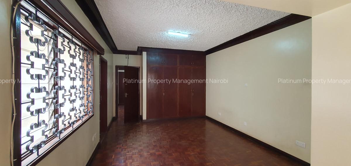 5 Bed House with En Suite at 2Nd Parklands Avenue - 16