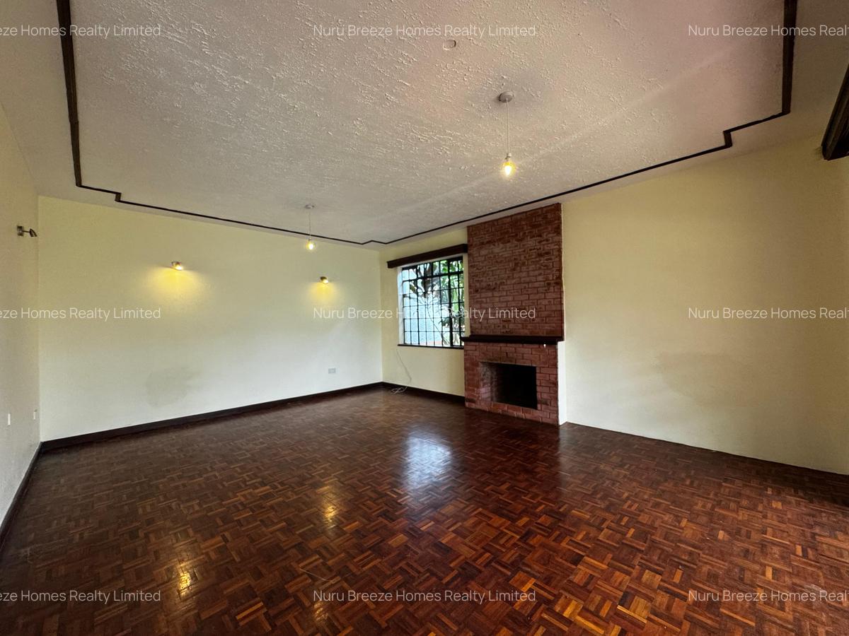 4 Bed House with En Suite in Runda - 2