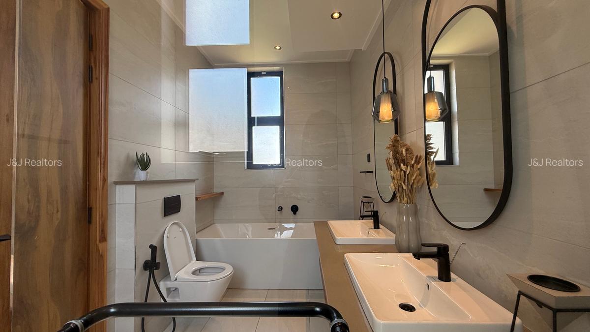 4 Bed Villa with En Suite in Loresho - 19