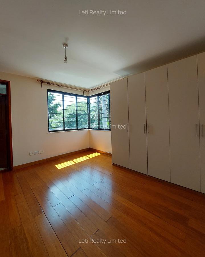 5 Bed Townhouse with En Suite in Lavington - 13