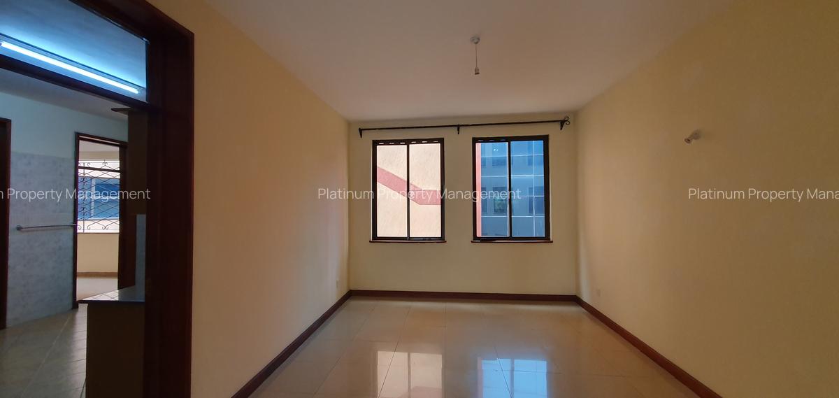 4 Bed Apartment with En Suite in Parklands - 2