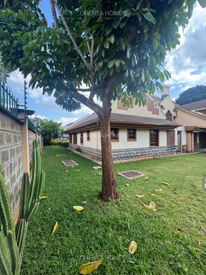 5 Bed House with En Suite in Runda - 4