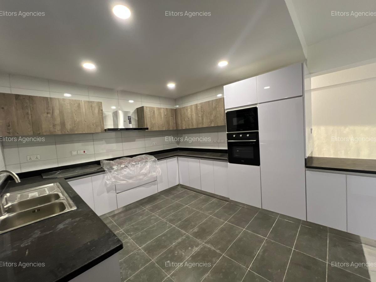 4 Bed Apartment with En Suite at Othaya Road - 3