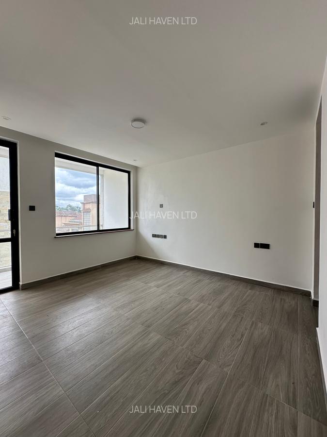 5 Bed Villa with En Suite in Lavington - 10