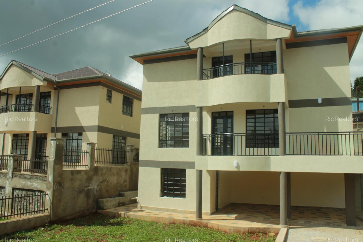 4 Bed Townhouse with En Suite at Banana - Kiambu - 2