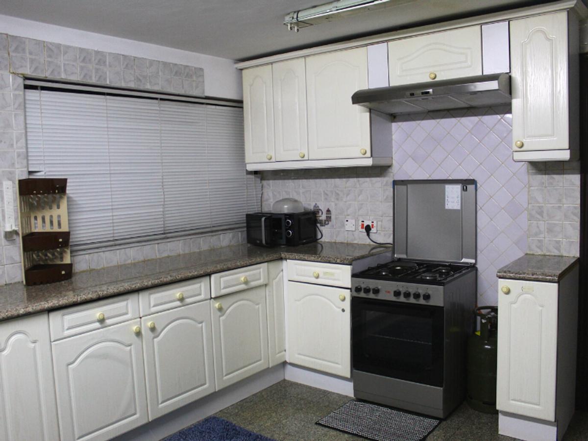 3 Bed Apartment with En Suite in Westlands Area - 10