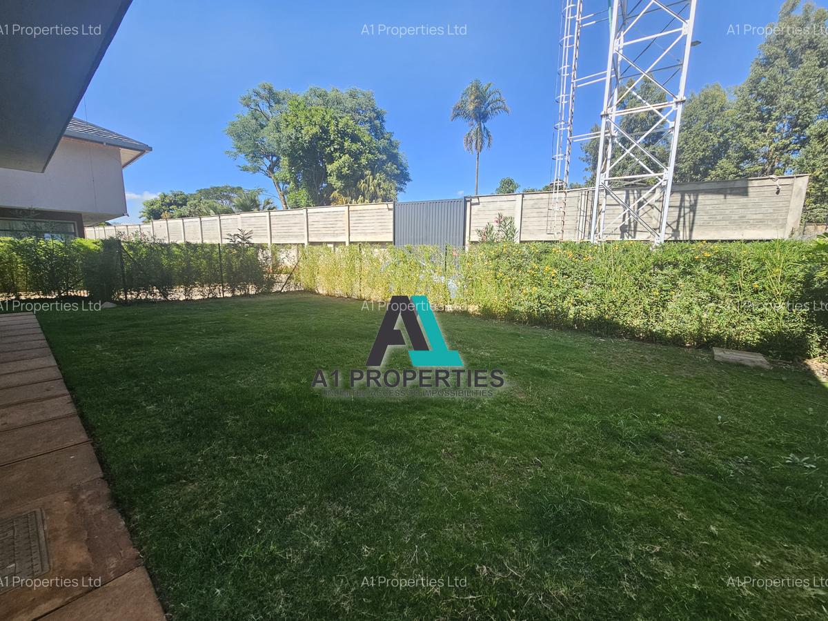 5 Bed Townhouse with En Suite in Lavington - 4